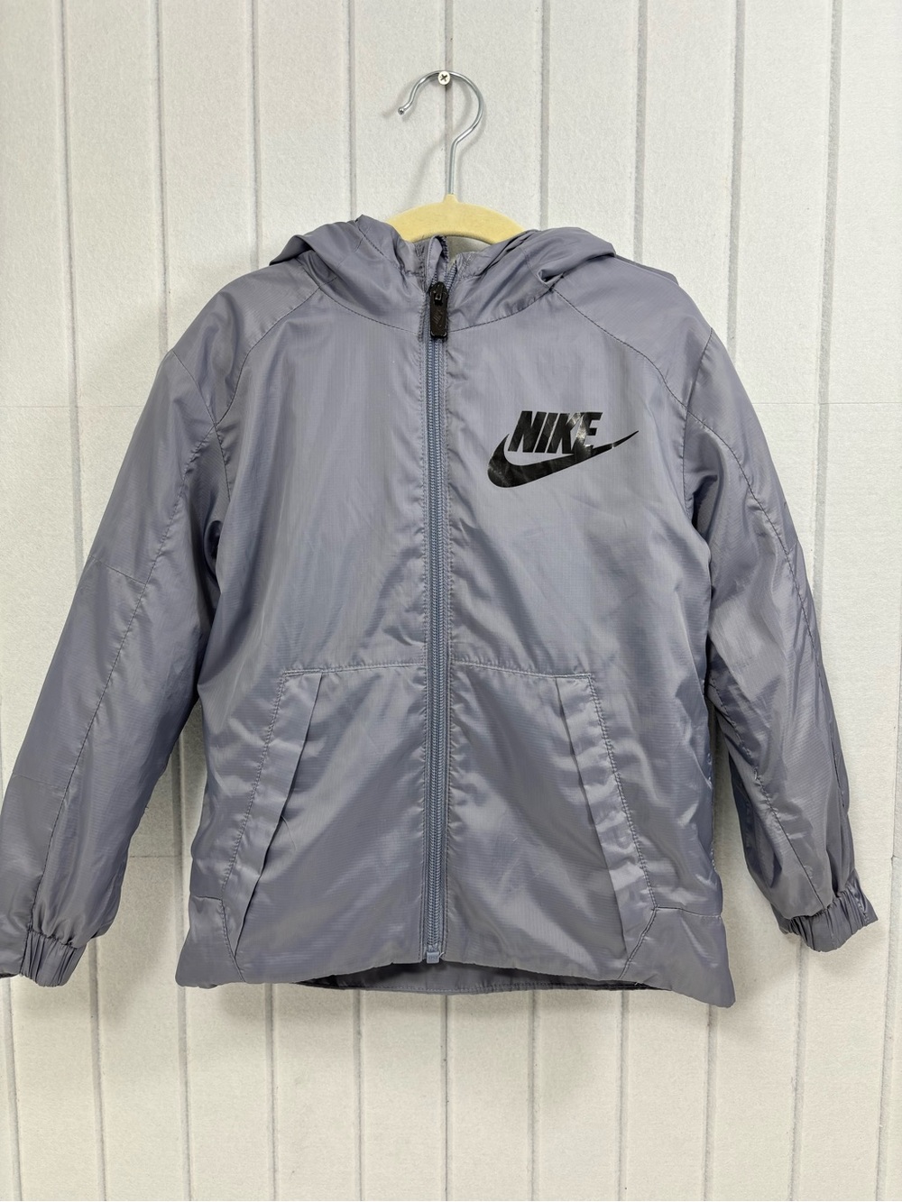 Nike Kids' Light Gray Hooded Rain Jacket with Logo size 3-4Y